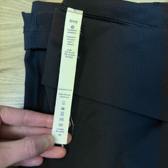 Lululemon Groove Pant III Black Flare High Rise
Yoga Pants Nulu Size 8 reg H6#2 - Picture 16 of 16